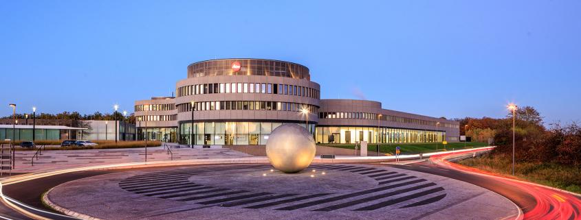 Das Leica-Areal in Wetzlar am Abend.